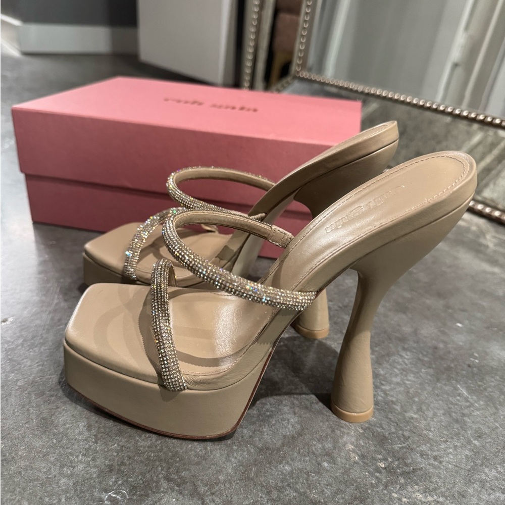 Cult Gaia Elena Platform - Sand Dollar
